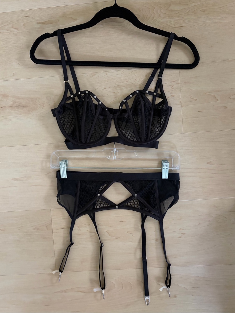 Thistle & Spire Underwire Bra & Garter Set